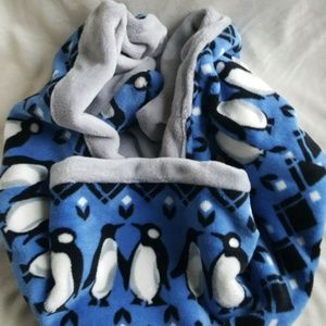 Vera Bradley Fleece loop scarf